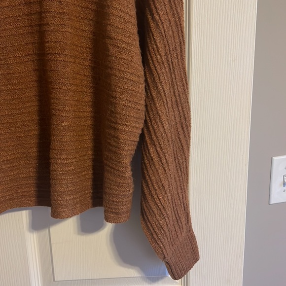 Sweater - Picture 4 of 5